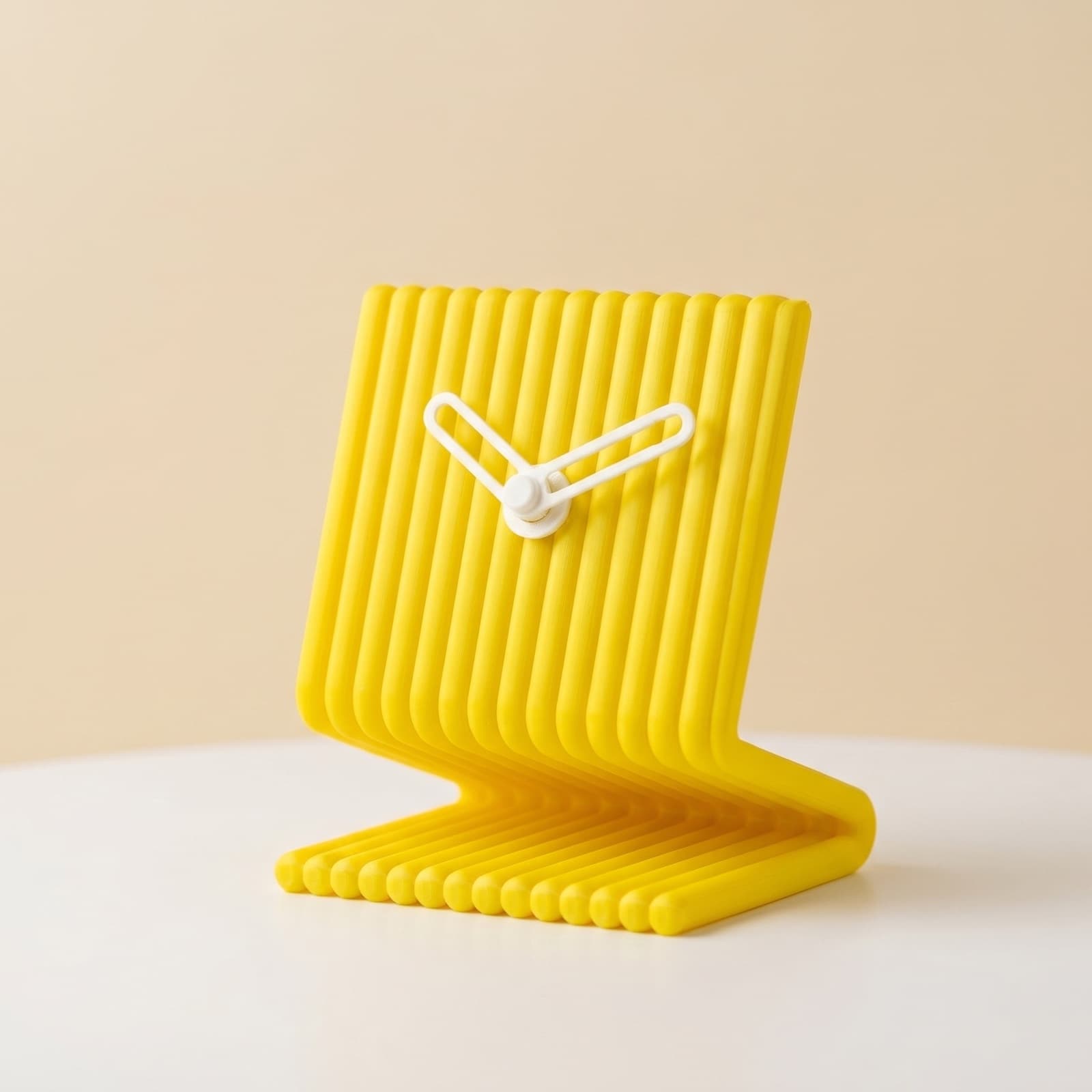 Ritim Sarı — dokulu, 3D baskı, sessiz analog masa saati (9×11 cm)